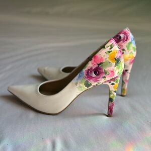Christian Siriano White Gloss Multicolor Floral Heels